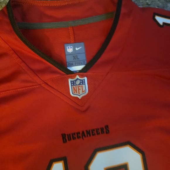 Tampa Bay Buccaneers Tom Brady Jersey XL new with tags - Picture 6 of 10
